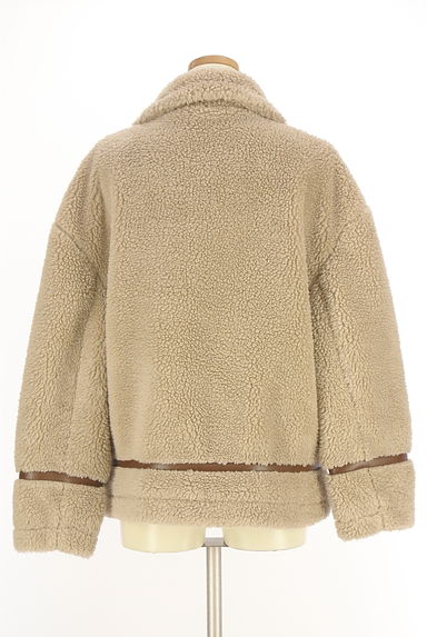 クリックで大画像表示 AZUL BY MOUSSY(アズールバイマウジー)の古着「オーバーサイズボアショートコート(コート)」大画像2へ