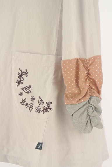 クリックで大画像表示 drug store's(ドラッグストアーズ)の古着「刺繍入りフレアチュニック(カットソー・プルオーバー)」大画像4へ