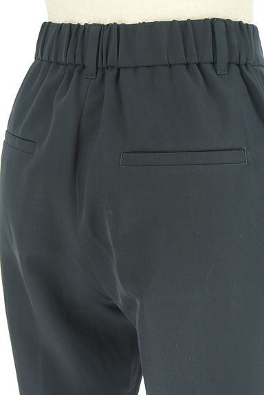 INDIVI（インディヴィ）の古着「センタープレステーパードパンツ（パンツ）」大画像５へ