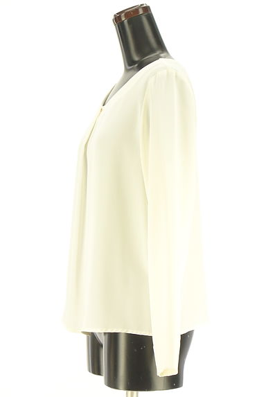 クリックで大画像表示 NATURAL BEAUTY BASIC(ナチュラルビューティベーシック)の古着「Vネックタックカットソー(カットソー・プルオーバー)」大画像3へ