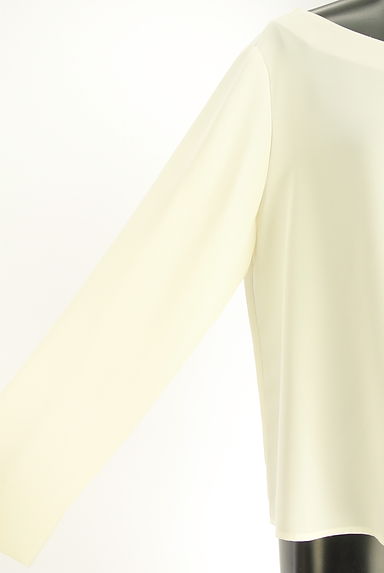 クリックで大画像表示 NATURAL BEAUTY BASIC(ナチュラルビューティベーシック)の古着「Vネックタックカットソー(カットソー・プルオーバー)」大画像5へ