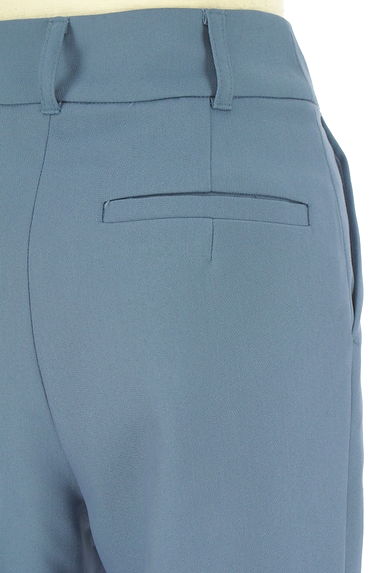 NATURAL BEAUTY BASIC（ナチュラルビューティベーシック）の古着「タックテーパードパンツ（パンツ）」大画像４へ