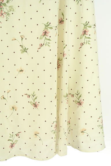 クリックで大画像表示 LAISSE PASSE(レッセパッセ)の古着「花柄×ドット柄ロングフレアスカート(ロングスカート・マキシスカート)」大画像5へ