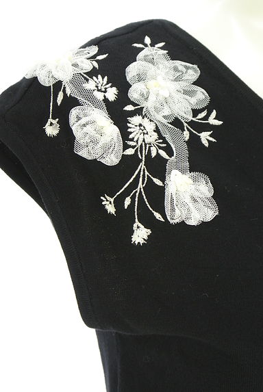 クリックで大画像表示 WILLSELECTION(ウィルセレクション)の古着「チュールMIX花刺繍入りノースリニットトップス(ニット)」大画像4へ