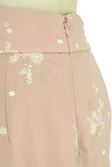 クリックで大画像表示 WILLSELECTION(ウィルセレクション)の古着「花刺繍ロングスカート(ロングスカート・マキシスカート)」大画像4へ