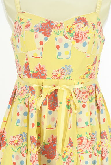 クリックで大画像表示 EmilyTemple cute(エミリーテンプルキュート)の古着「花柄キャミワンピース(キャミワンピース)」大画像4へ