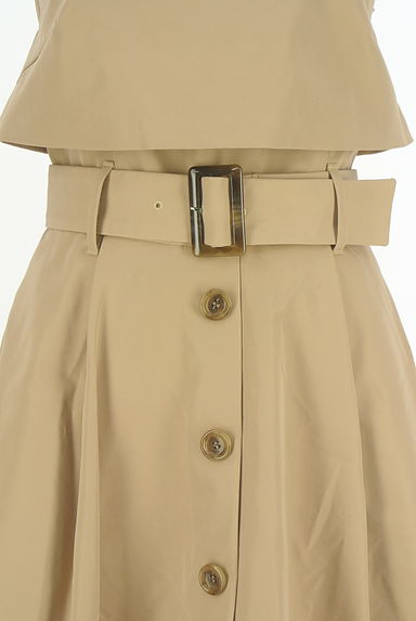 クリックで大画像表示 JILL by JILLSTUART(ジルバイジルスチュアート)の古着「ベルト付き膝下トレンチフレアワンピース(キャミワンピース)」大画像4へ