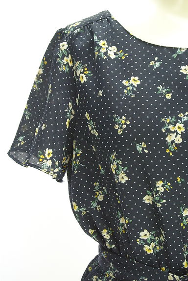 クリックで大画像表示 anySiS(エニィスィス)の古着「ドット柄×花柄 半そでワンピース(ワンピース・チュニック)」大画像4へ