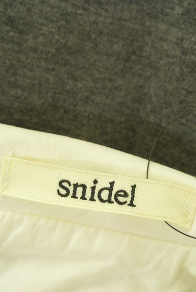 クリックで大画像表示 Snidel(スナイデル)の古着「付け衿膝上Aラインワンピース(ワンピース・チュニック)」大画像6へ
