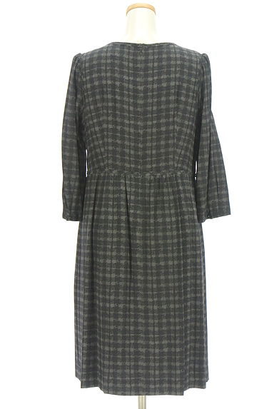 クリックで大画像表示 BURBERRY(バーバリー)の古着「チェック柄シルクワンピース(ワンピース・チュニック)」大画像2へ