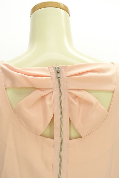 クリックで大画像表示 WILLSELECTION(ウィルセレクション)の古着「バックカットリボンノースリワンピース(ワンピース・チュニック)」大画像4へ