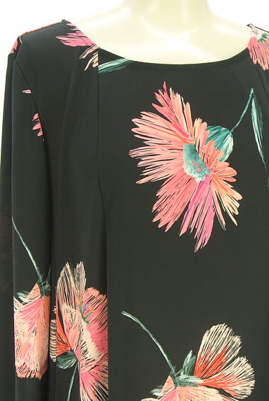 クリックで大画像表示 TABASA(タバサ)の古着「花柄ミモレフレアワンピース(ワンピース・チュニック)」大画像4へ