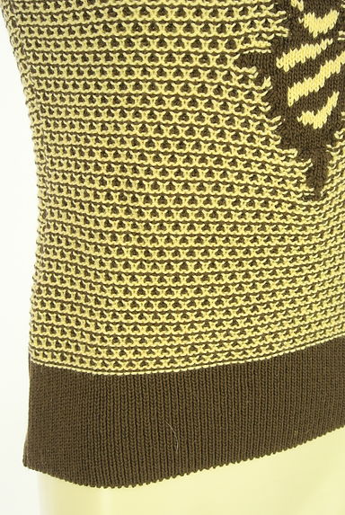 クリックで大画像表示 TRUSSARDI(トラサルディ)の古着「ノースリタートルネックニットトップス(ニット)」大画像5へ