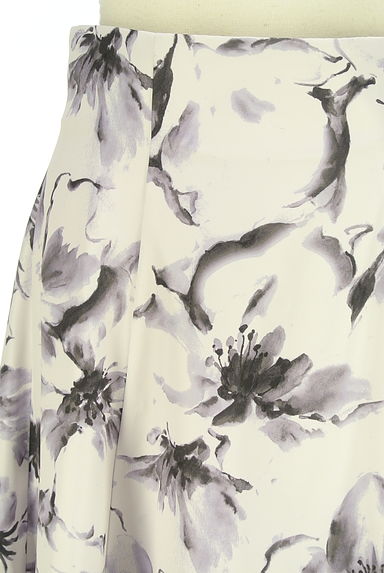 クリックで大画像表示 PROPORTION BODY DRESSING(プロポーションボディドレッシング)の古着「花柄ボリュームフレアロングスカート(ロングスカート・マキシスカート)」大画像4へ