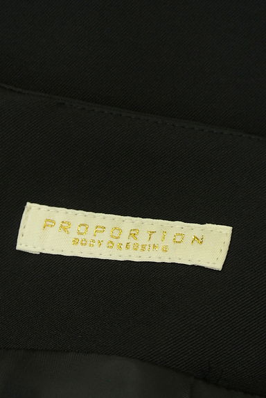 クリックで大画像表示 PROPORTION BODY DRESSING(プロポーションボディドレッシング)の古着「チェーン飾り付きラップ風ミモレスカート(ロングスカート・マキシスカート)」大画像6へ