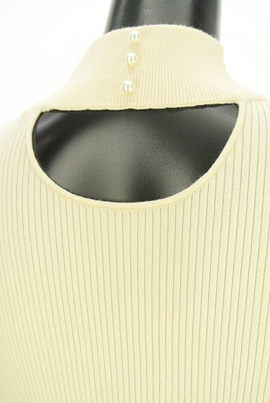 クリックで大画像表示 PROPORTION BODY DRESSING(プロポーションボディドレッシング)の古着「背中オープンモックネックリブニットトップス(ニット)」大画像5へ