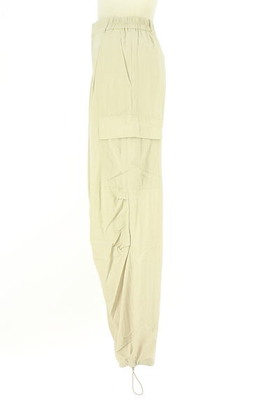クリックで大画像表示 PROPORTION BODY DRESSING(プロポーションボディドレッシング)の古着「ドロストヘムサテンカードパンツ(パンツ)」大画像3へ