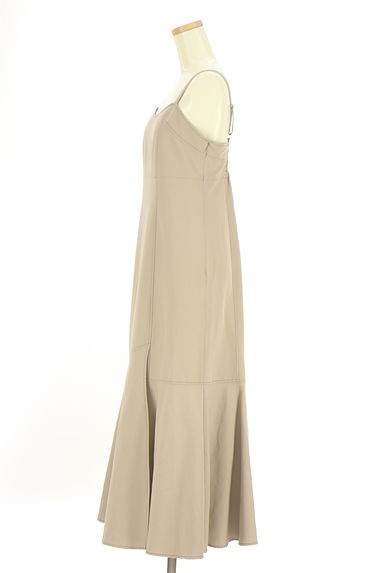 クリックで大画像表示 PROPORTION BODY DRESSING(プロポーションボディドレッシング)の古着「ロングフレアキャミワンピース(キャミワンピース)」大画像3へ