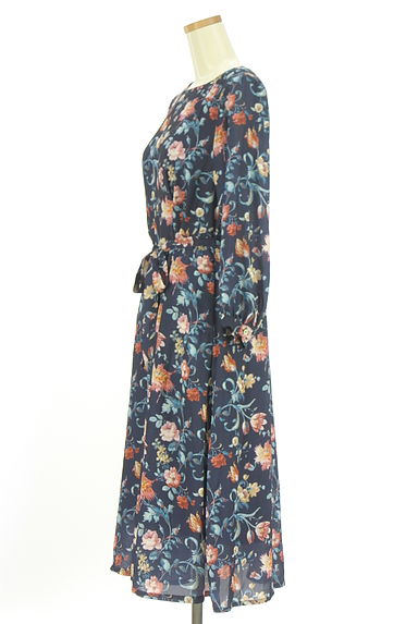 クリックで大画像表示 Laura Ashley(ローラアシュレイ)の古着「ベルト付き花柄シフォンロングワンピース(ワンピース・チュニック)」大画像3へ
