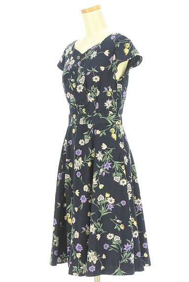 LAISSE PASSE（レッセパッセ）の古着「花柄フレンチスリーブ膝丈ワンピース（ワンピース・チュニック）」大画像３へ