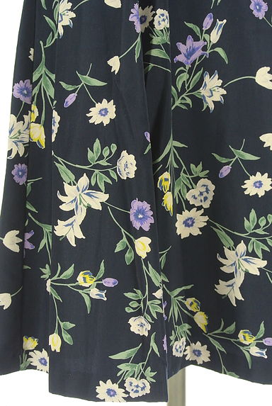 LAISSE PASSE（レッセパッセ）の古着「花柄フレンチスリーブ膝丈ワンピース（ワンピース・チュニック）」大画像５へ