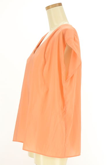 クリックで大画像表示 URBAN RESEARCH Sonny Label(サニーレーベル)の古着「Vネックノースリカットソー(カットソー・プルオーバー)」大画像3へ