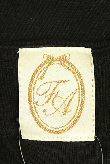 F i.n.t（フィント）トップス買取実績のブランドタグ画像