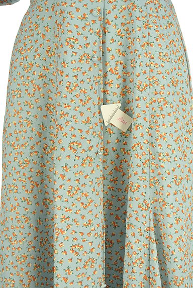 クリックで大画像表示 dazzlin(ダズリン)の古着「小花柄パワーショルダーワンピース(ワンピース・チュニック)」大画像5へ