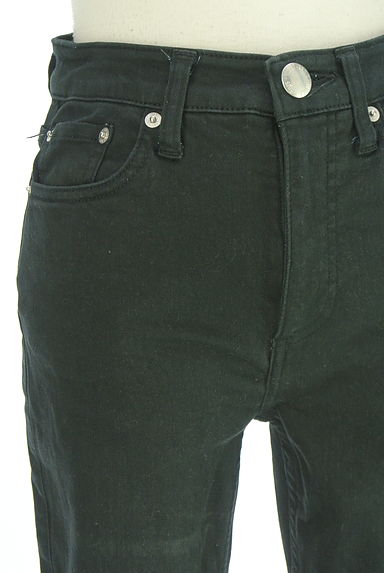 クリックで大画像表示 23区(ニジュウサンク)の古着「23区DENIM スキニーブラックデニム(デニムパンツ)」大画像4へ