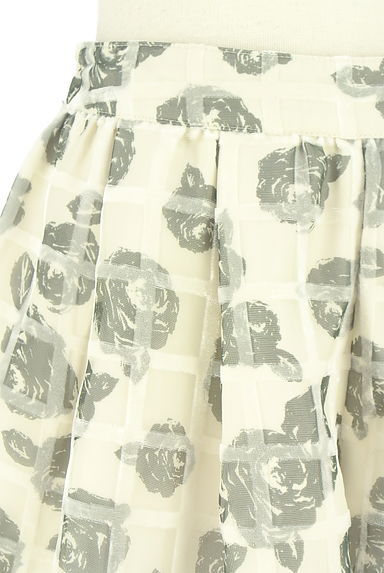 MISCH MASCH（ミッシュマッシュ）の古着「花柄×チェック柄フレアショートパンツ（ショートパンツ・ハーフパンツ）」大画像４へ