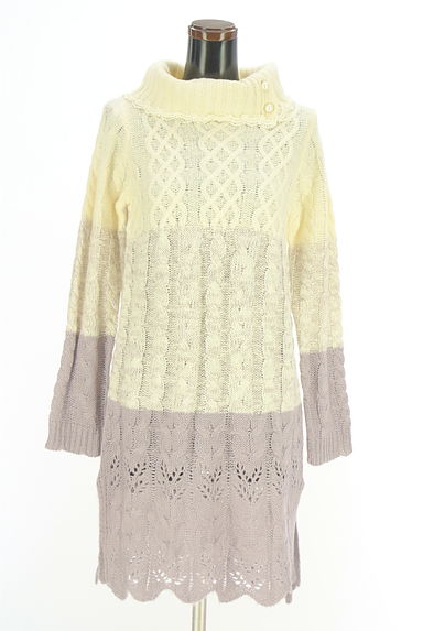 axes femme（アクシーズファム）の古着「オフタートルケーブル編みニットワンピース（ワンピース・チュニック）」大画像１へ