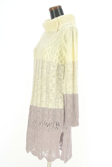 axes femme（アクシーズファム）の古着「オフタートルケーブル編みニットワンピース（ワンピース・チュニック）」大画像３へ