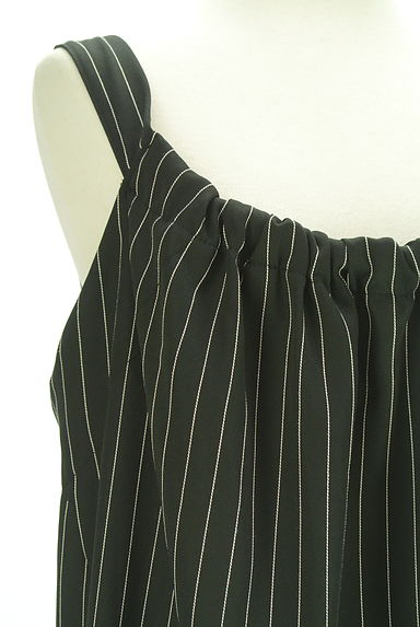 クリックで大画像表示 antiqua(アンティカ)の古着「patterntorso ピンストライプ柄キャミワンピース(キャミワンピース)」大画像4へ