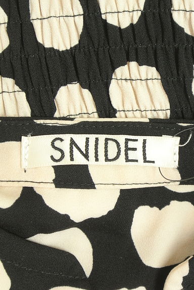 クリックで大画像表示 Snidel(スナイデル)の古着「レイヤード風ロングフレアワンピース(ワンピース・チュニック)」大画像6へ