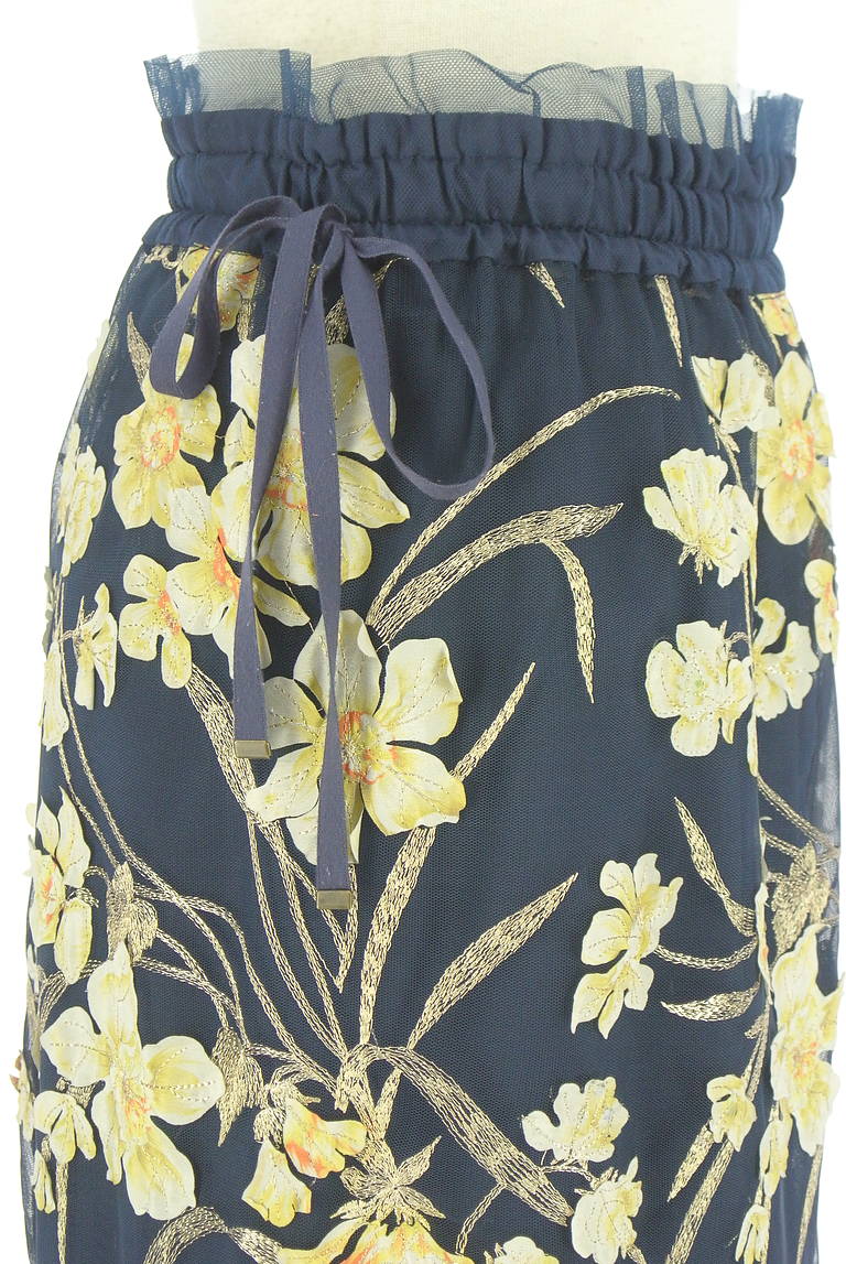 Lily Brown（リリーブラウン）の古着「商品番号：PR10348379」-大画像4