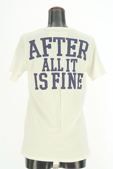 クリックで大画像表示 CUBE SUGAR(キューブシュガー)の古着「ワッペン付きロゴTシャツ(Tシャツ)」大画像2へ