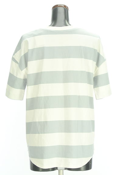 クリックで大画像表示 CUBE SUGAR(キューブシュガー)の古着「ボーダー柄半そでTシャツ(Tシャツ)」大画像2へ