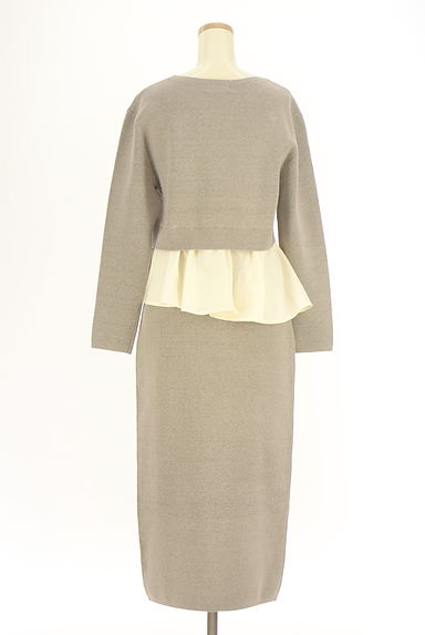 クリックで大画像表示 PROPORTION BODY DRESSING(プロポーションボディドレッシング)の古着「裾フリルニット+ロングタイトスカート(セットアップ(ジャケット+スカート))」大画像2へ