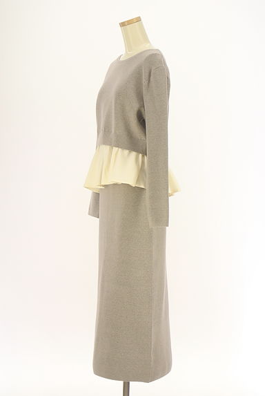 クリックで大画像表示 PROPORTION BODY DRESSING(プロポーションボディドレッシング)の古着「裾フリルニット+ロングタイトスカート(セットアップ(ジャケット+スカート))」大画像3へ