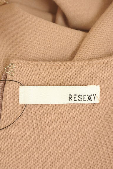 クリックで大画像表示 RESEXXY(リゼクシー)の古着「レーススリーブ膝上タイトワンピース(ワンピース・チュニック)」大画像6へ