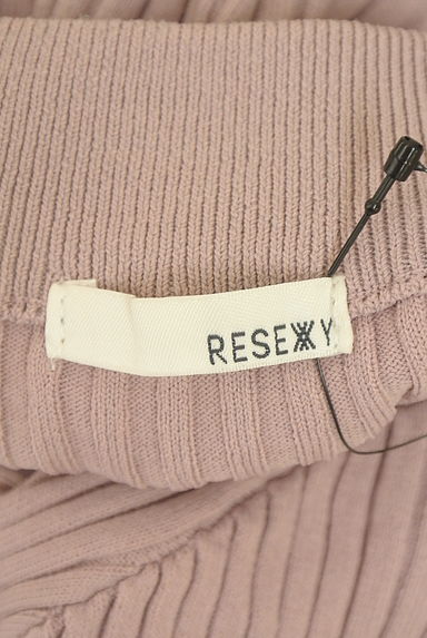 クリックで大画像表示 RESEXXY(リゼクシー)の古着「ハイネック膝下ニットワンピース(ワンピース・チュニック)」大画像6へ