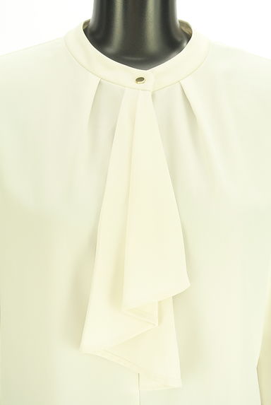 クリックで大画像表示 NATURAL BEAUTY BASIC(ナチュラルビューティベーシック)の古着「タイ風フリルブラウス(ブラウス)」大画像4へ