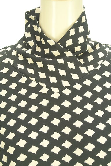 クリックで大画像表示 HIROKO KOSHINO(ヒロココシノ)の古着「シフォン切替総柄ワンピース(ワンピース・チュニック)」大画像4へ