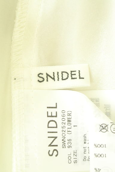 クリックで大画像表示 Snidel(スナイデル)の古着「ベルト付き異素材切替花柄ロングワンピース(ワンピース・チュニック)」大画像6へ