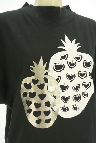 クリックで大画像表示 HIROKO KOSHINO(ヒロココシノ)の古着「HIROKO KOSHINO TRUNK プリントカットソー(カットソー・プルオーバー)」大画像4へ
