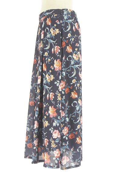 クリックで大画像表示 Laura Ashley(ローラアシュレイ)の古着「花柄タックミモレスカート(ロングスカート・マキシスカート)」大画像3へ