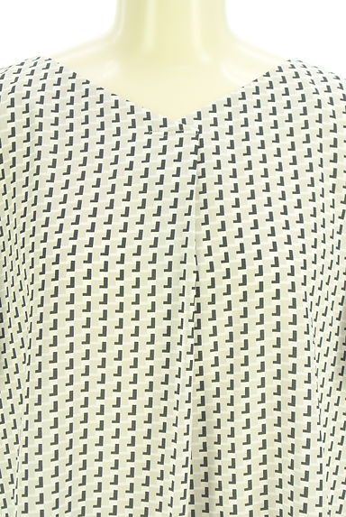 クリックで大画像表示 UNTITLED(アンタイトル)の古着「幾何学模様シフォンカットソー(カットソー・プルオーバー)」大画像4へ