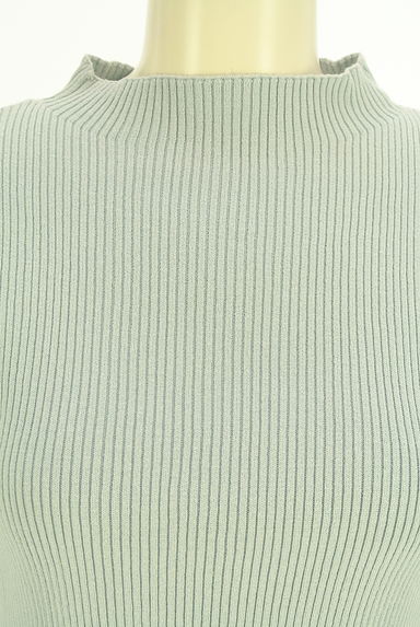 クリックで大画像表示 dazzlin(ダズリン)の古着「ハイネックノースリニット(ニット)」大画像4へ