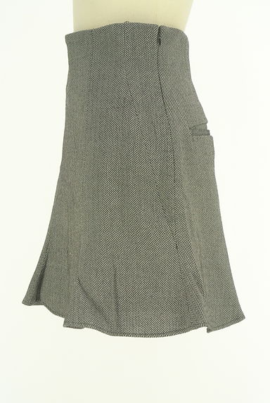 クリックで大画像表示 Snidel(スナイデル)の古着「ヘリンボーン柄裾フレアミニスカート(ミニスカート)」大画像3へ