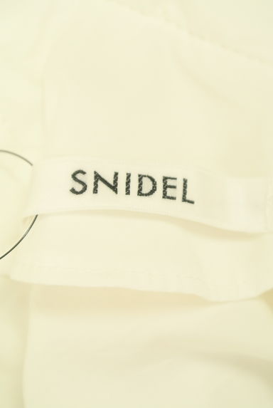 クリックで大画像表示 Snidel(スナイデル)の古着「フリルノースリプルオーバー(カットソー・プルオーバー)」大画像6へ